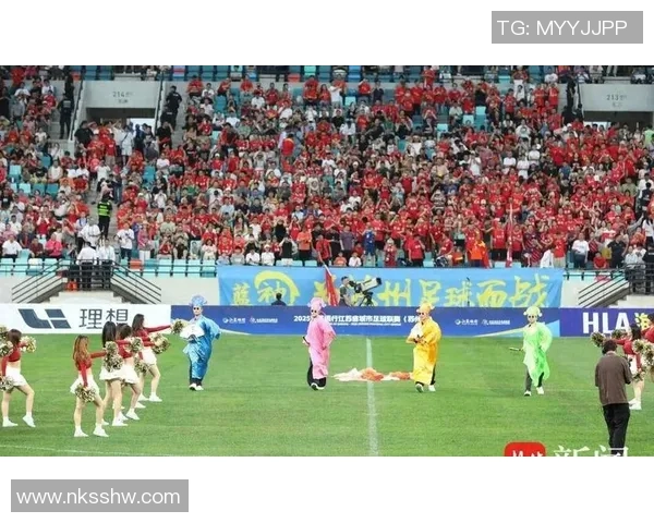 足球明星与孩子们的温馨互动视频展现梦想与希望的传承 足球明星与孩子们的温馨互动视频展现梦想与希望的传承